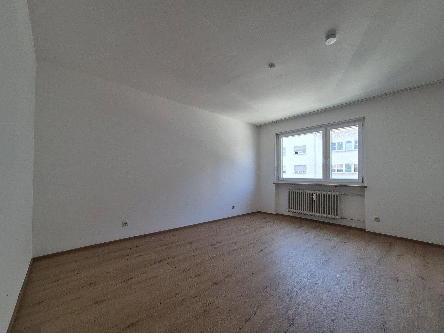 Prenájom bytu 2-izbový 74 m², Hörwarthstr. 18, München, Bavorsko Prenájom bytu 2-izbový 74 m², Hörwarthstr. 18, München, Bavorsko