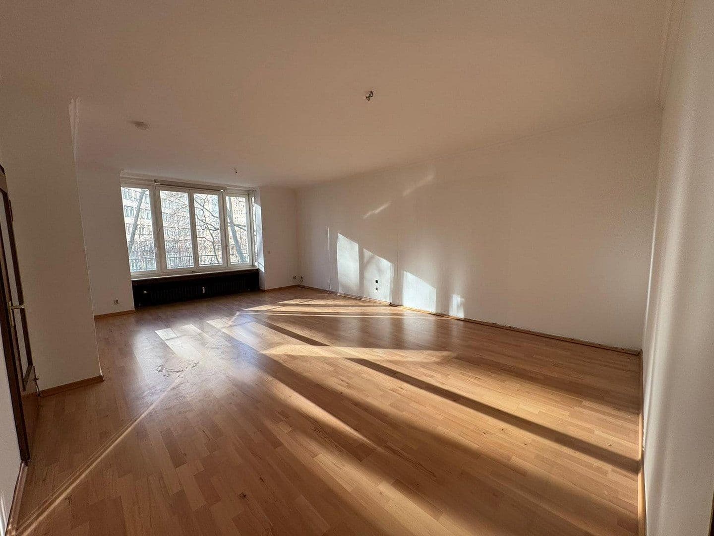 Predaj bytu 4-izbový 121 m², Eisenstraße 11, Düsseldorf, Severné Porýnie - Westfálsko Predaj bytu 4-izbový 121 m², Eisenstraße 11, Düsseldorf, Severné Porýnie - Westfálsko