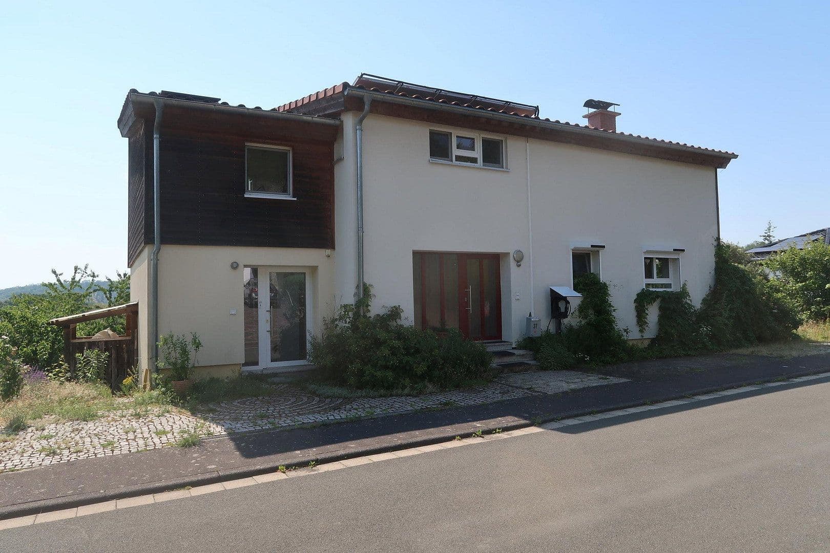 Predaj domu 221 m², pozemek 791 m², Langgöns, Hesensko Predaj domu 221 m², pozemek 791 m², Langgöns, Hesensko