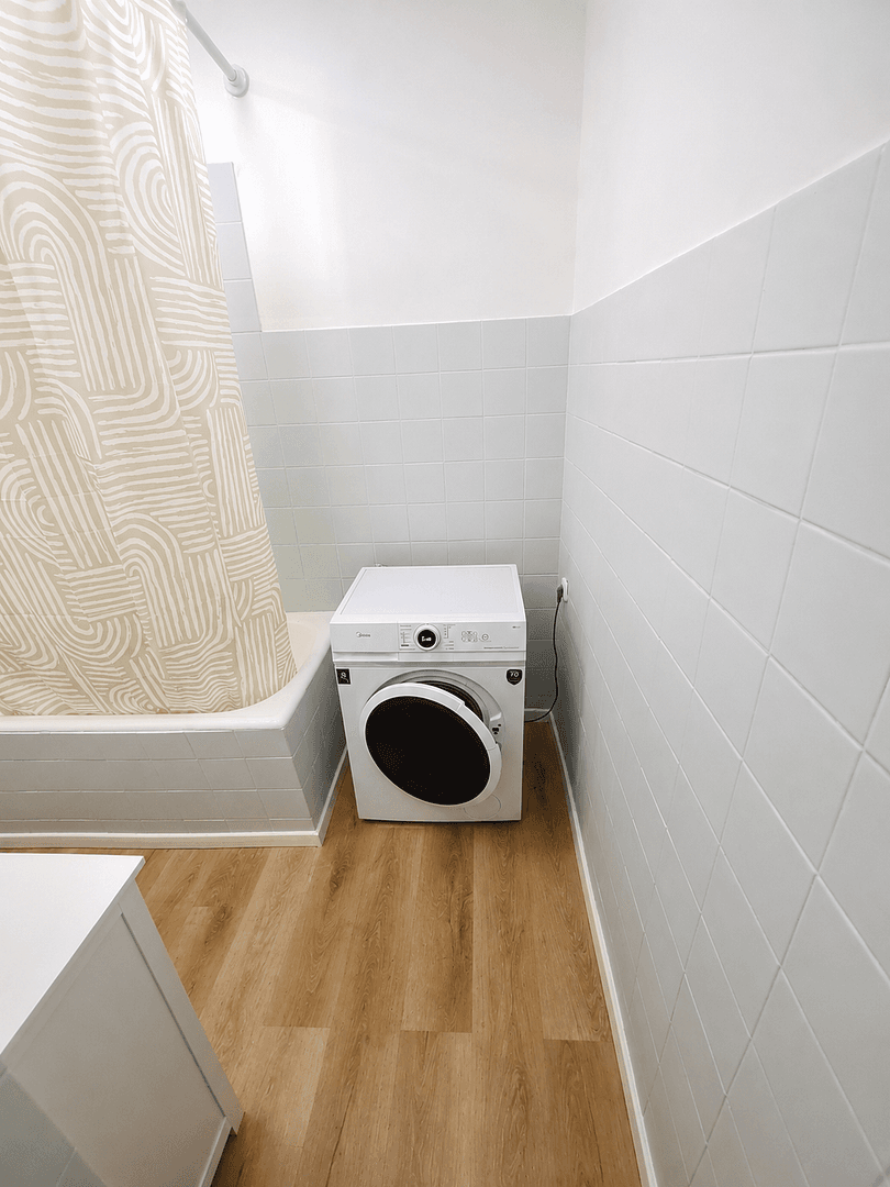 Prenájom bytu 20 m², Düsseldorf, Severné Porýnie - Westfálsko Prenájom bytu 20 m², Düsseldorf, Severné Porýnie - Westfálsko