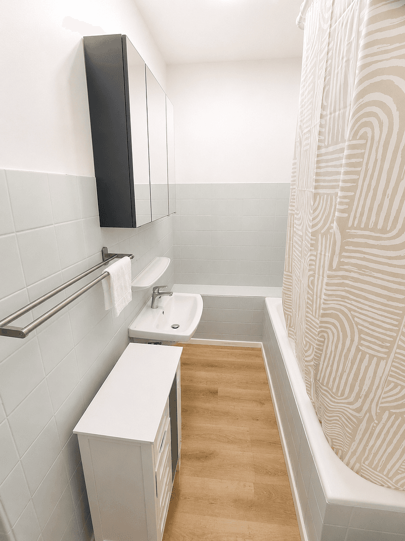 Prenájom bytu 20 m², Düsseldorf, Severné Porýnie - Westfálsko Prenájom bytu 20 m², Düsseldorf, Severné Porýnie - Westfálsko