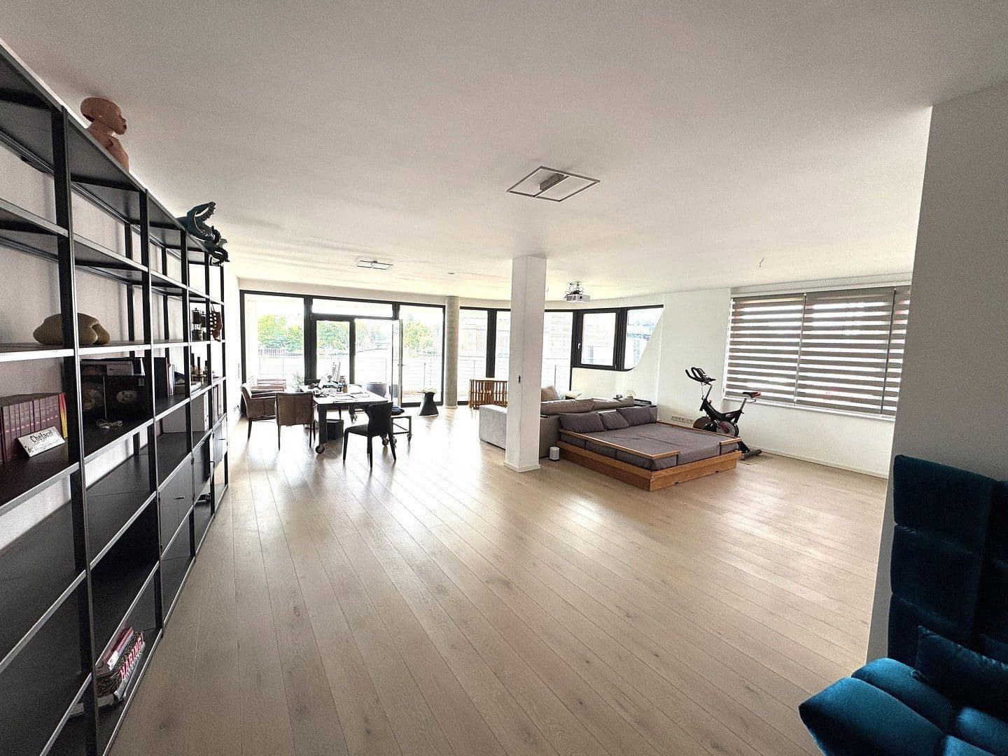 Predaj bytu 4-izbový 205 m², Stralauer Allee 5, Berlin, Berlín Predaj bytu 4-izbový 205 m², Stralauer Allee 5, Berlin, Berlín