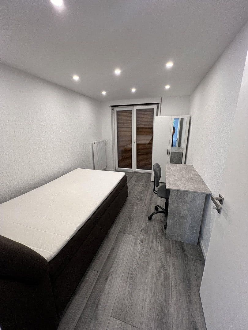 Prenájom bytu 4-izbový 85 m², B2, 11, Mannheim, Bádensko-Wurttembersko Prenájom bytu 4-izbový 85 m², B2, 11, Mannheim, Bádensko-Wurttembersko