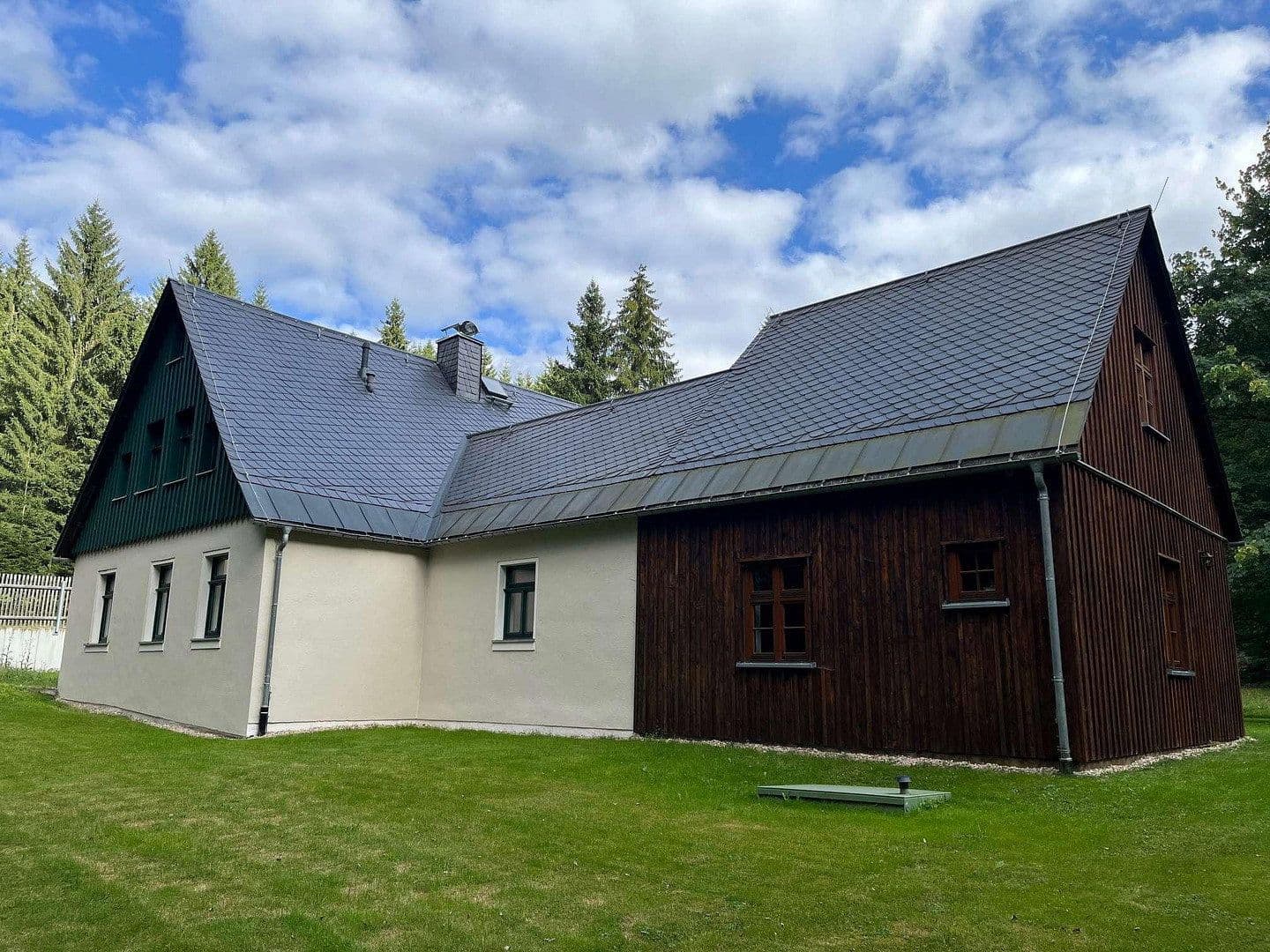 Predaj domu 268 m², pozemek 10.001 m², Eibenstock, Sasko Predaj domu 268 m², pozemek 10.001 m², Eibenstock, Sasko
