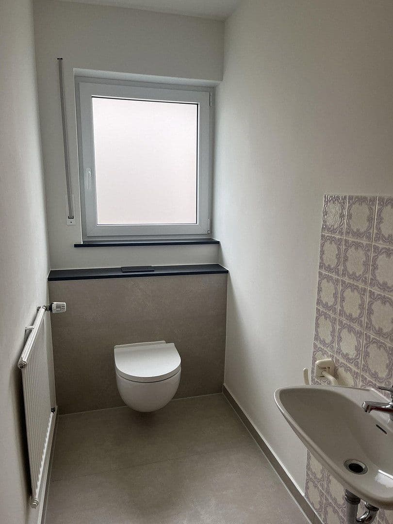 Prenájom bytu 4-izbový 119 m², Moselstraße 9, Nentershausen, Porýnie-Falcko Prenájom bytu 4-izbový 119 m², Moselstraße 9, Nentershausen, Porýnie-Falcko