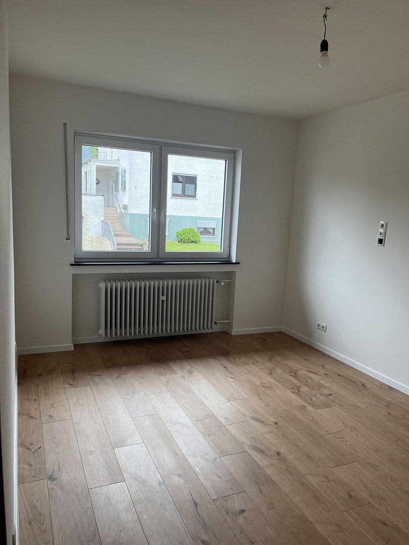 Prenájom bytu 4-izbový 119 m², Moselstraße 9, Nentershausen, Porýnie-Falcko Prenájom bytu 4-izbový 119 m², Moselstraße 9, Nentershausen, Porýnie-Falcko