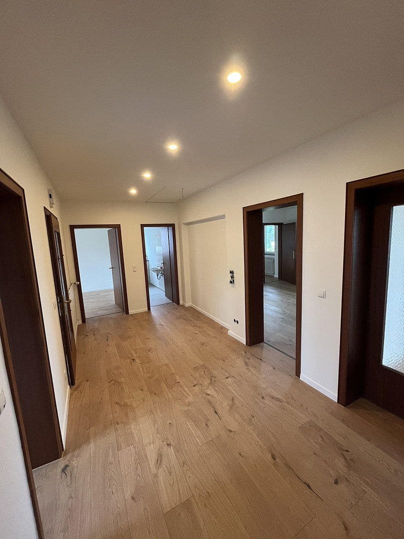 Prenájom bytu 4-izbový 119 m², Moselstraße 9, Nentershausen, Porýnie-Falcko Prenájom bytu 4-izbový 119 m², Moselstraße 9, Nentershausen, Porýnie-Falcko