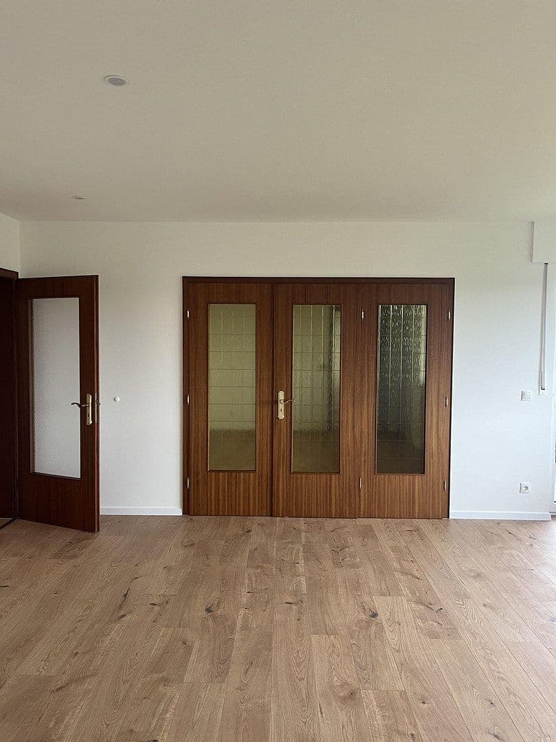 Prenájom bytu 4-izbový 119 m², Moselstraße 9, Nentershausen, Porýnie-Falcko Prenájom bytu 4-izbový 119 m², Moselstraße 9, Nentershausen, Porýnie-Falcko