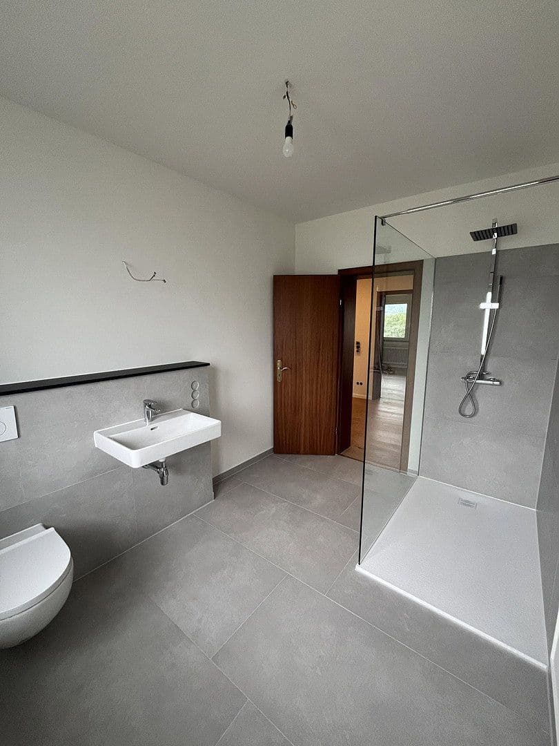 Prenájom bytu 4-izbový 119 m², Moselstraße 9, Nentershausen, Porýnie-Falcko Prenájom bytu 4-izbový 119 m², Moselstraße 9, Nentershausen, Porýnie-Falcko