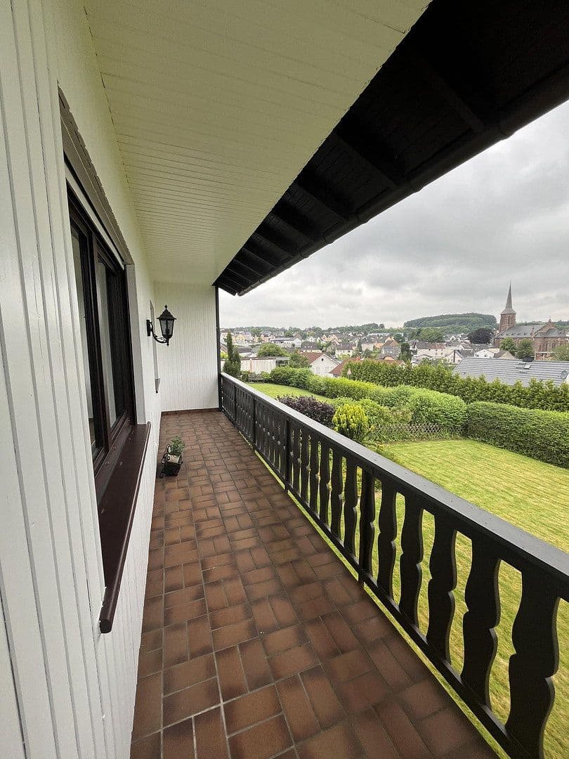 Prenájom bytu 4-izbový 119 m², Moselstraße 9, Nentershausen, Porýnie-Falcko Prenájom bytu 4-izbový 119 m², Moselstraße 9, Nentershausen, Porýnie-Falcko