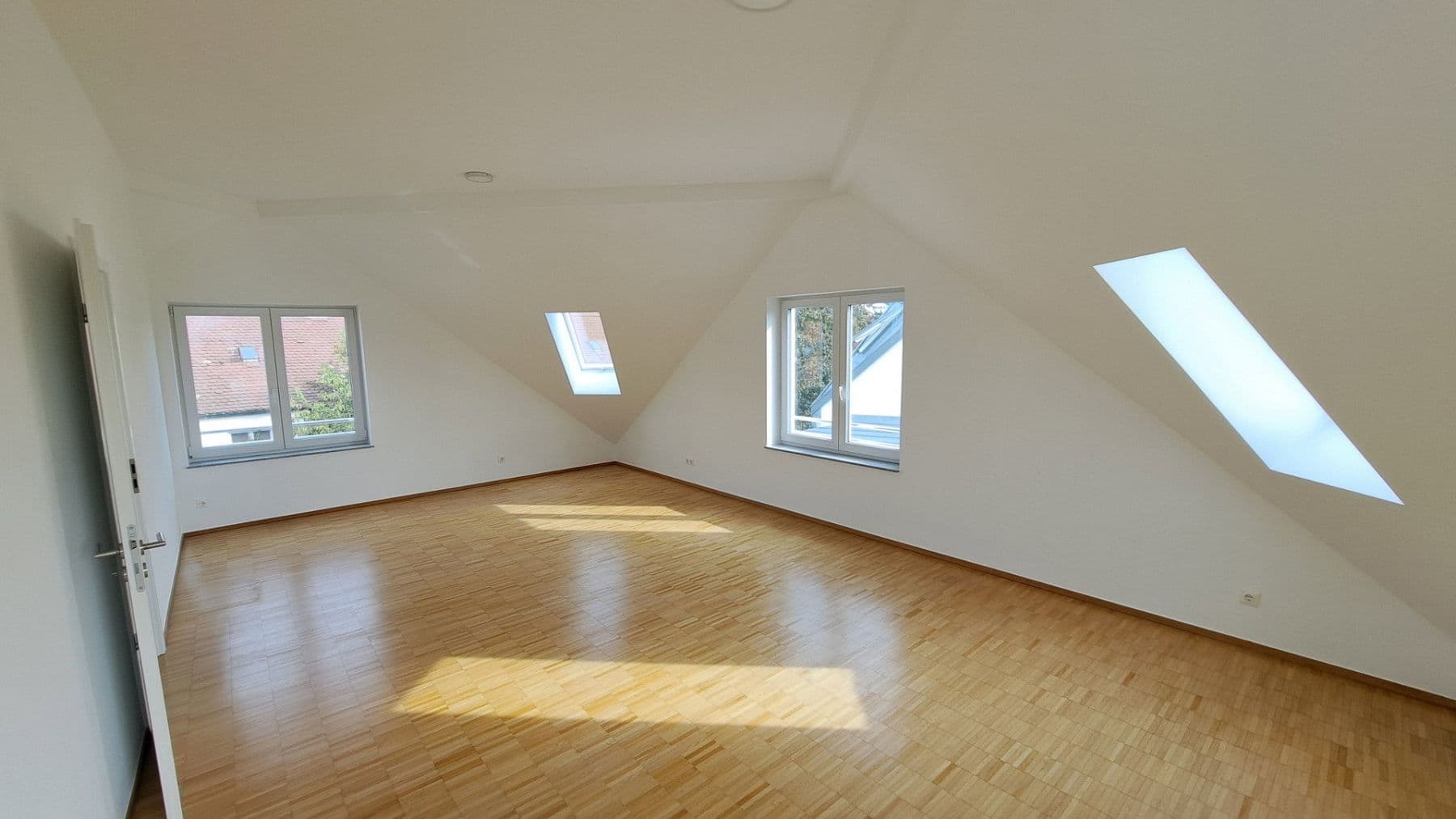 Prenájom domu 206 m², pozemok 265 m², Am Dreispitz 30, Aschaffenburg, Bavorsko Prenájom domu 206 m², pozemok 265 m², Am Dreispitz 30, Aschaffenburg, Bavorsko