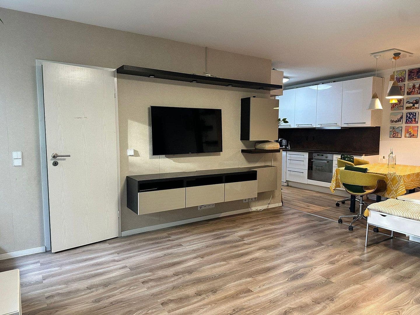 Prenájom bytu 3-izbový 75 m², Berlin, Berlín Prenájom bytu 3-izbový 75 m², Berlin, Berlín