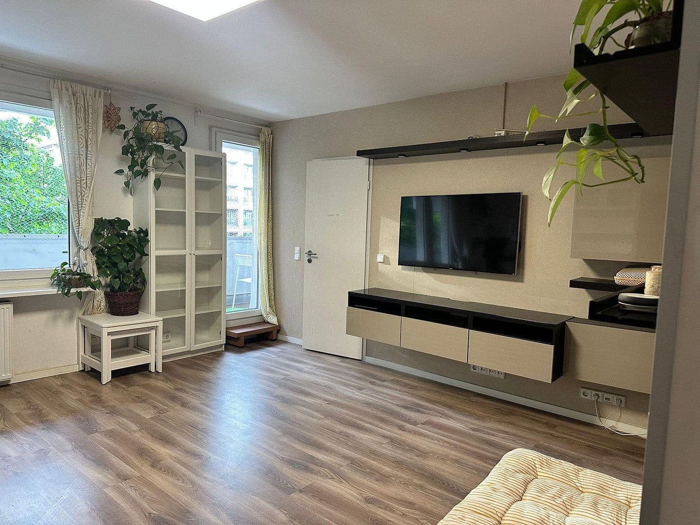 Prenájom bytu 3-izbový 75 m², Berlin, Berlín Prenájom bytu 3-izbový 75 m², Berlin, Berlín