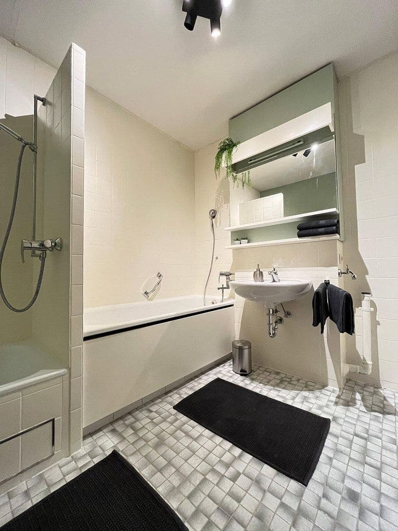 Prenájom bytu 92 m², Lilienthalstraße 23, Augsburg, Bavorsko Prenájom bytu 92 m², Lilienthalstraße 23, Augsburg, Bavorsko