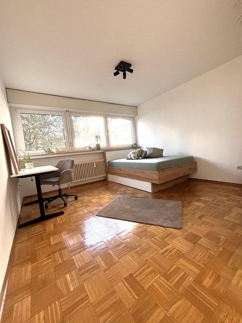 Prenájom bytu 92 m², Lilienthalstraße 23, Augsburg, Bavorsko Prenájom bytu 92 m², Lilienthalstraße 23, Augsburg, Bavorsko