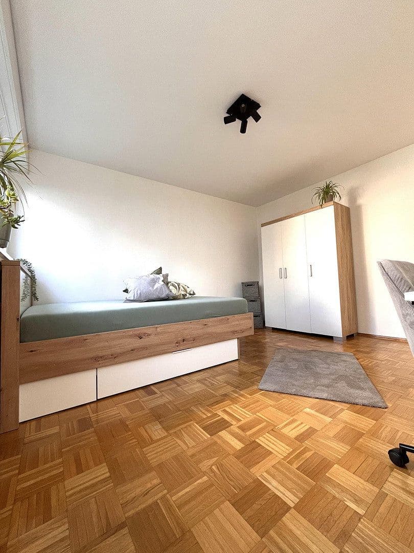 Prenájom bytu 92 m², Lilienthalstraße 23, Augsburg, Bavorsko Prenájom bytu 92 m², Lilienthalstraße 23, Augsburg, Bavorsko