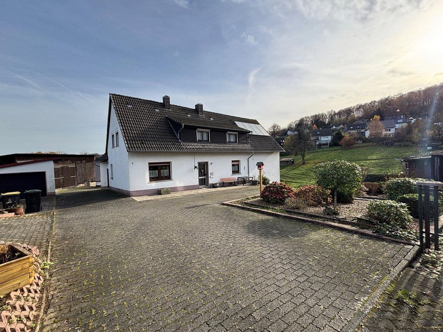 Predaj domu 208 m², pozemek 8.615 m², Bergstrasse 7, Lindlar, Severné Porýnie - Westfálsko Predaj domu 208 m², pozemek 8.615 m², Bergstrasse 7, Lindlar, Severné Porýnie - Westfálsko