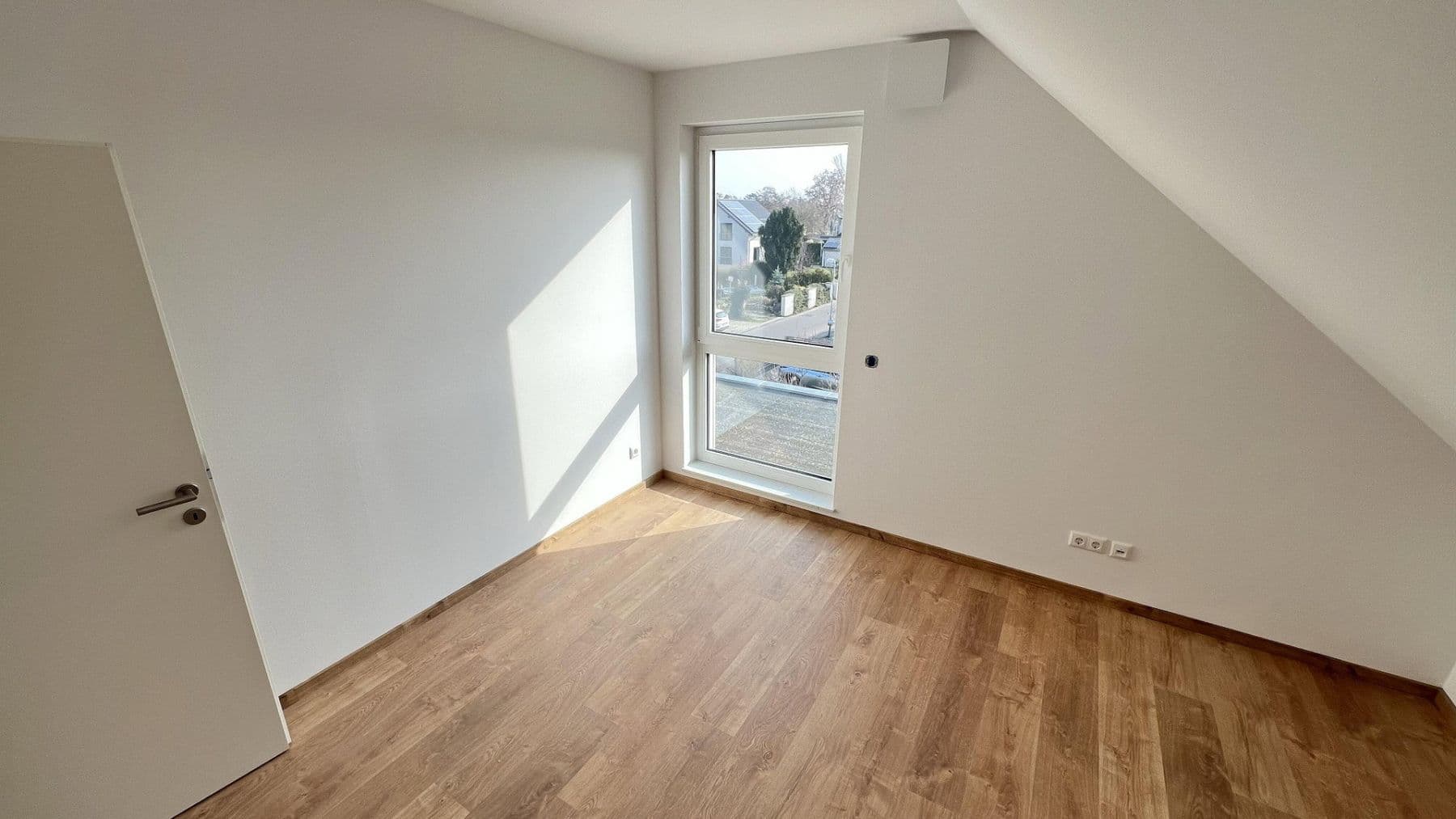 Prenájom domu 158 m², pozemek 380 m², An der Vogelweide 66, Leipzig, Sasko Prenájom domu 158 m², pozemek 380 m², An der Vogelweide 66, Leipzig, Sasko