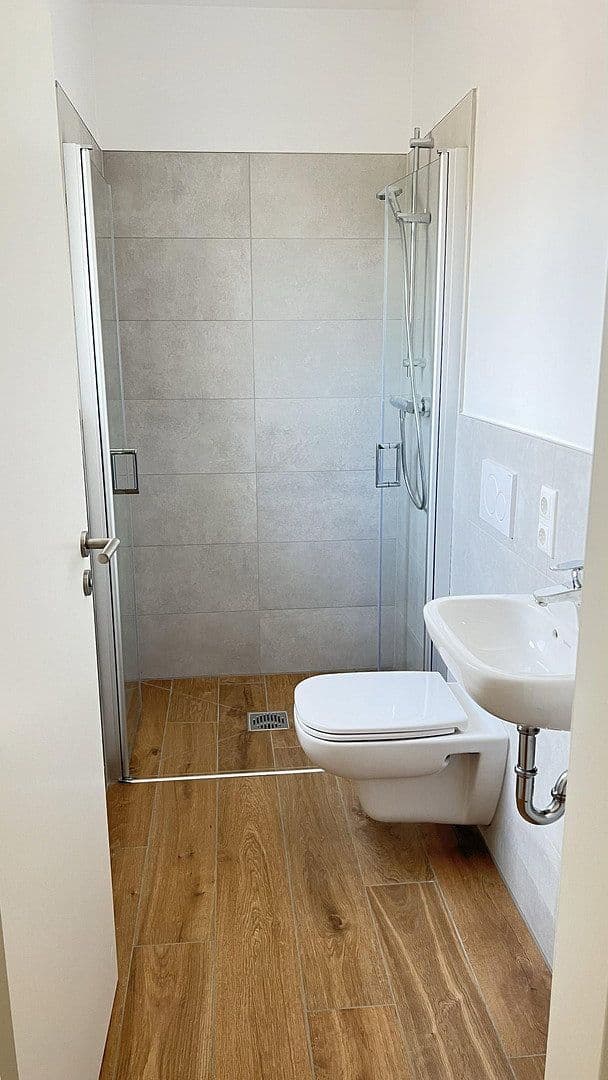 Prenájom domu 158 m², pozemek 380 m², An der Vogelweide 66, Leipzig, Sasko Prenájom domu 158 m², pozemek 380 m², An der Vogelweide 66, Leipzig, Sasko