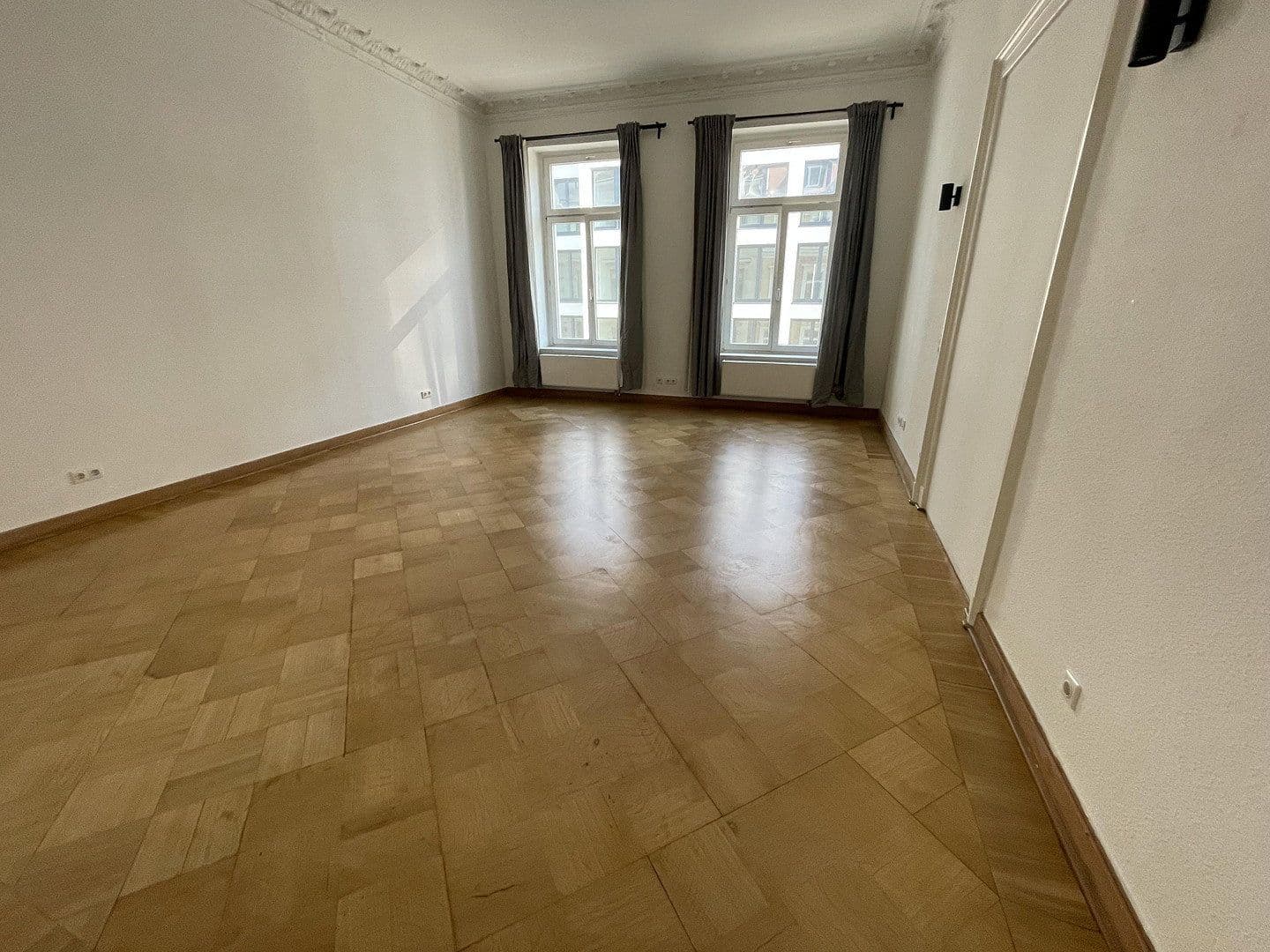 Prenájom bytu 5-izbový 202 m², Dufourstrasse 4, Leipzig, Sasko Prenájom bytu 5-izbový 202 m², Dufourstrasse 4, Leipzig, Sasko
