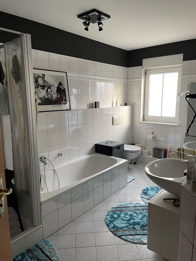 Prenájom bytu 3-izbový 108 m², Habichtswald, Hesensko Prenájom bytu 3-izbový 108 m², Habichtswald, Hesensko