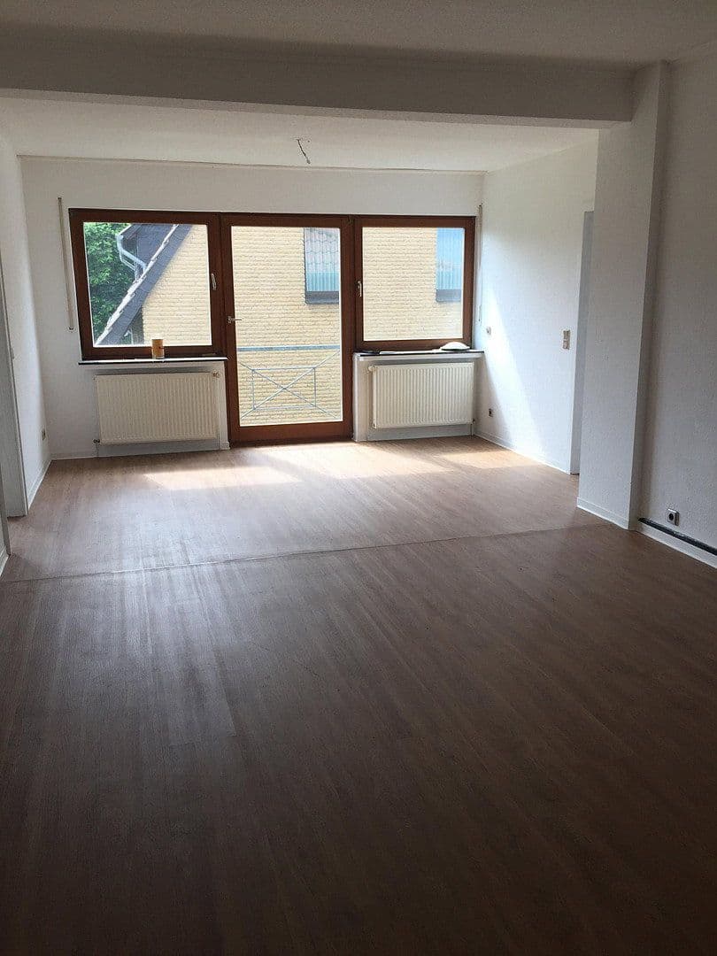 Prenájom bytu 4-izbový 100 m², Eickumer Str. 35, Bielefeld, Severné Porýnie - Westfálsko Prenájom bytu 4-izbový 100 m², Eickumer Str. 35, Bielefeld, Severné Porýnie - Westfálsko