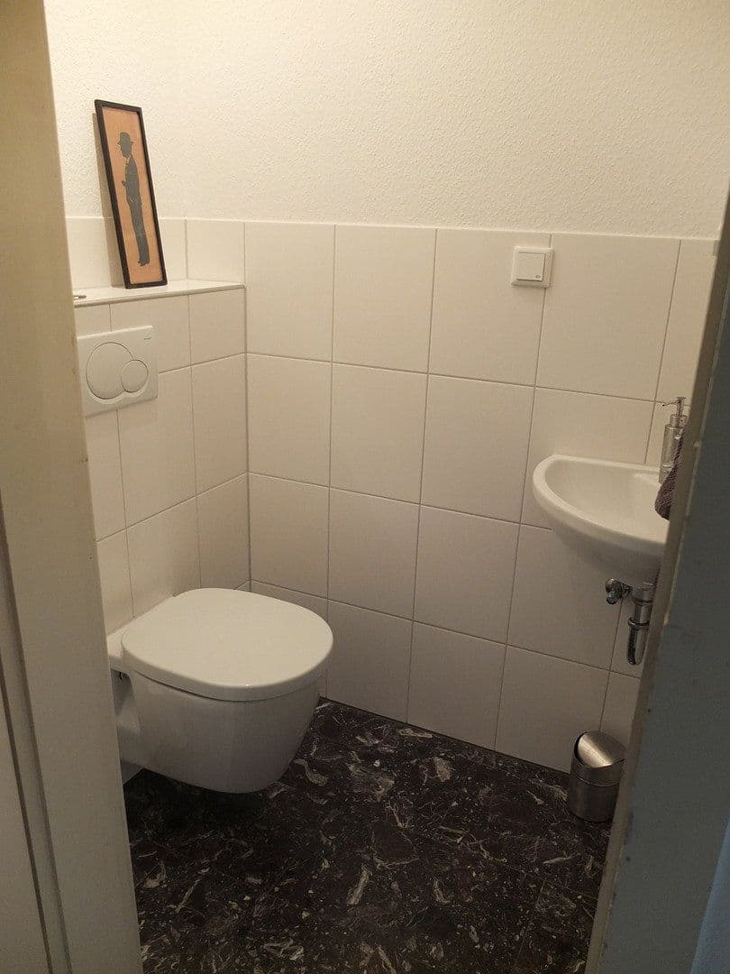 Prenájom bytu 4-izbový 100 m², Eickumer Str. 35, Bielefeld, Severné Porýnie - Westfálsko Prenájom bytu 4-izbový 100 m², Eickumer Str. 35, Bielefeld, Severné Porýnie - Westfálsko