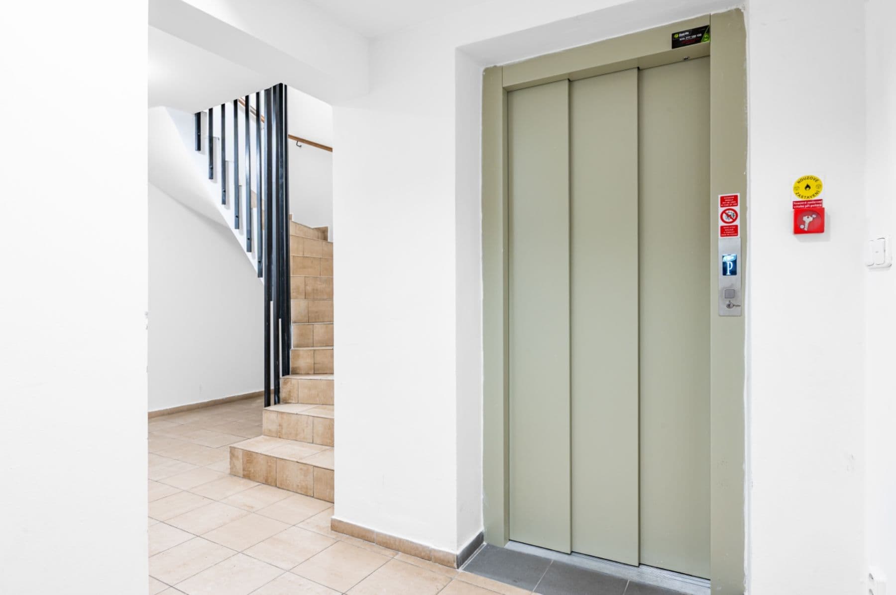 Predaj bytu 3-izbový 100 m², Francouzská, Praha, Praha Predaj bytu 3-izbový 100 m², Francouzská, Praha, Praha