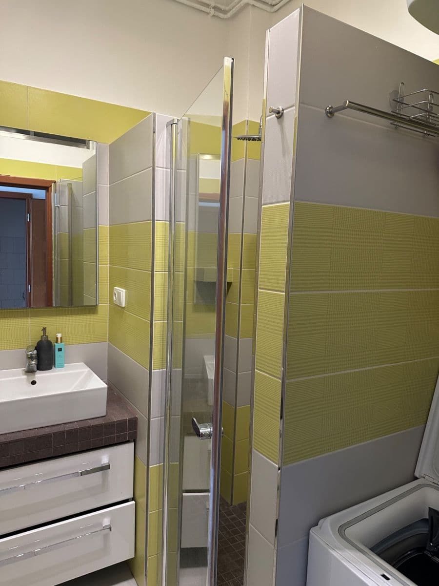 Prenájom bytu 1-izbový 48 m², Kostelecká, Mratín, Středočeský kraj Prenájom bytu 1-izbový 48 m², Kostelecká, Mratín, Středočeský kraj