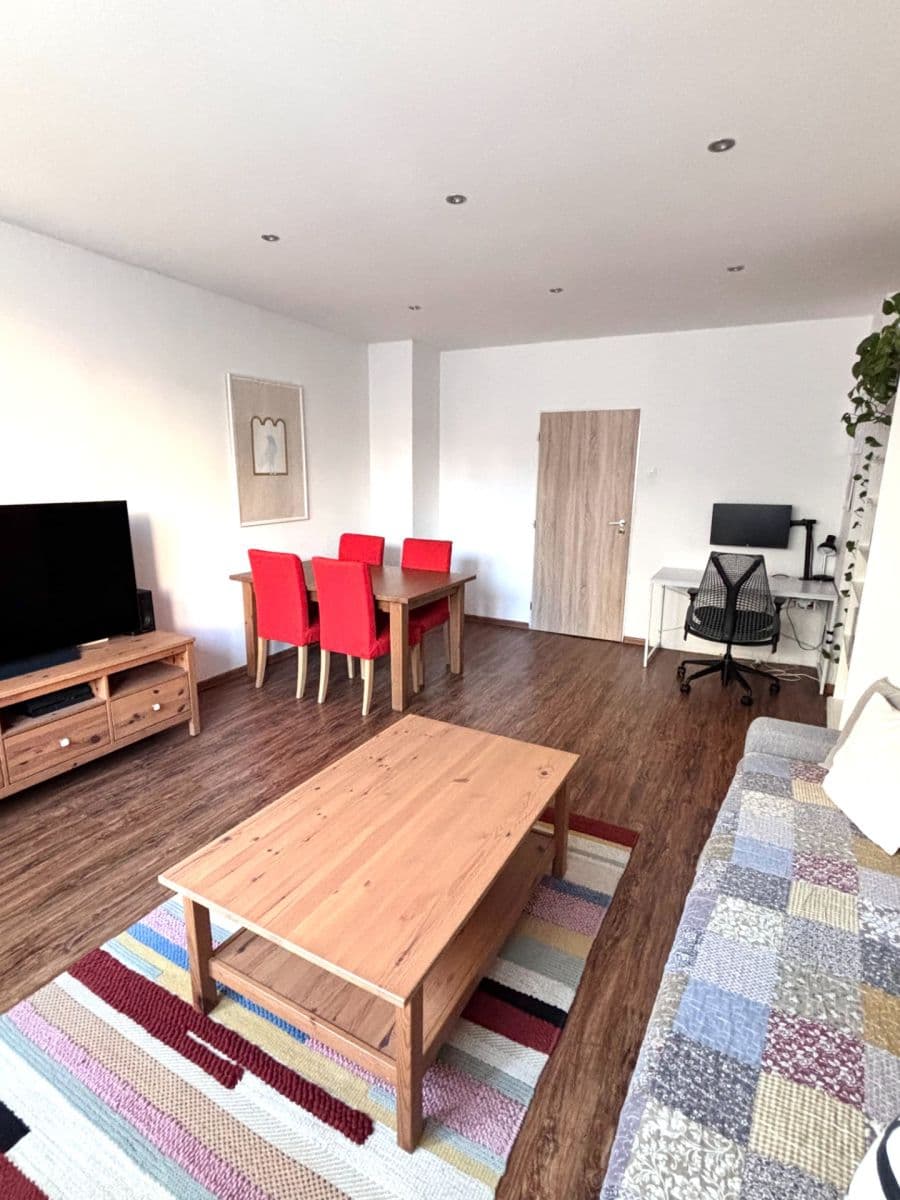Prenájom bytu 2-izbový 62 m², Dělnická, Praha, Praha Prenájom bytu 2-izbový 62 m², Dělnická, Praha, Praha