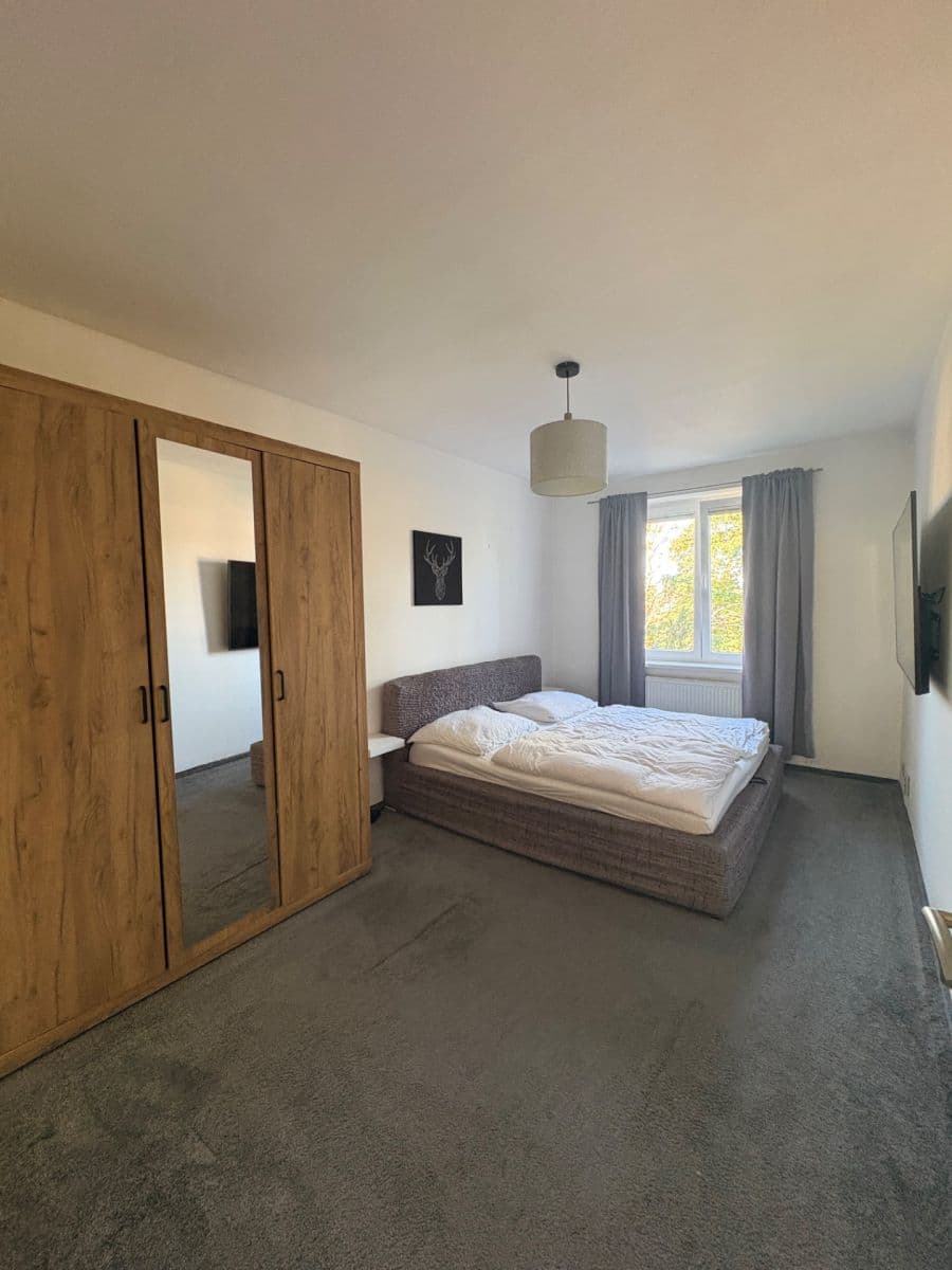 Prenájom bytu 2-izbový 65 m², Javorová, Vestec, Středočeský kraj Prenájom bytu 2-izbový 65 m², Javorová, Vestec, Středočeský kraj