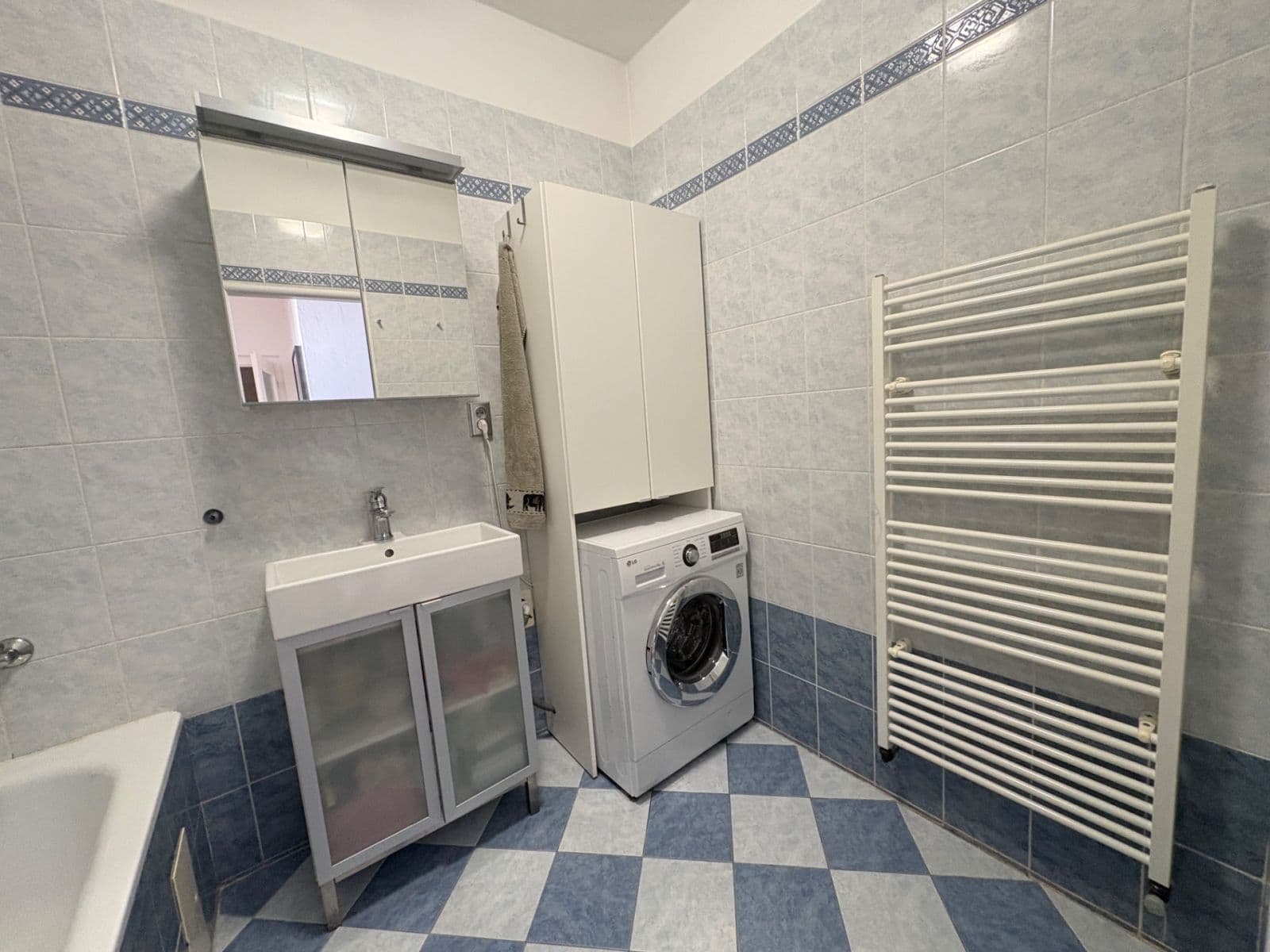 Prenájom bytu 2-izbový 65 m², Javorová, Vestec, Středočeský kraj Prenájom bytu 2-izbový 65 m², Javorová, Vestec, Středočeský kraj