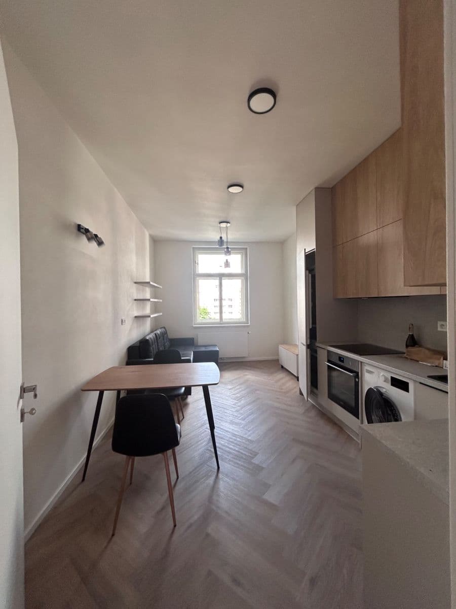 Prenájom bytu 2-izbový 48 m², Bořivojova, Praha, Praha Prenájom bytu 2-izbový 48 m², Bořivojova, Praha, Praha
