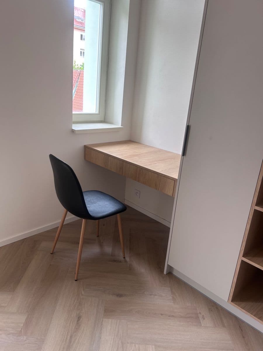 Prenájom bytu 2-izbový 48 m², Bořivojova, Praha, Praha Prenájom bytu 2-izbový 48 m², Bořivojova, Praha, Praha