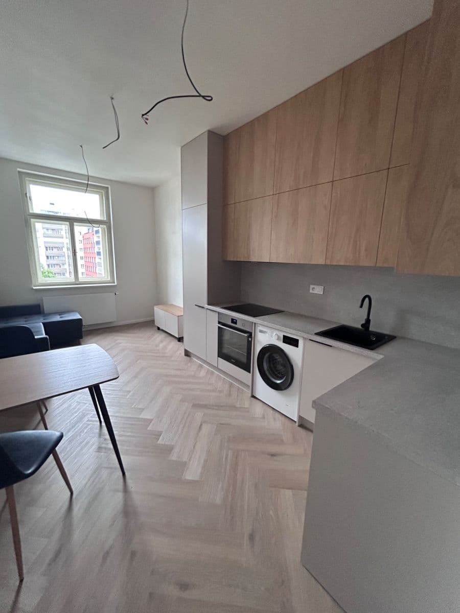 Prenájom bytu 2-izbový 48 m², Bořivojova, Praha, Praha Prenájom bytu 2-izbový 48 m², Bořivojova, Praha, Praha