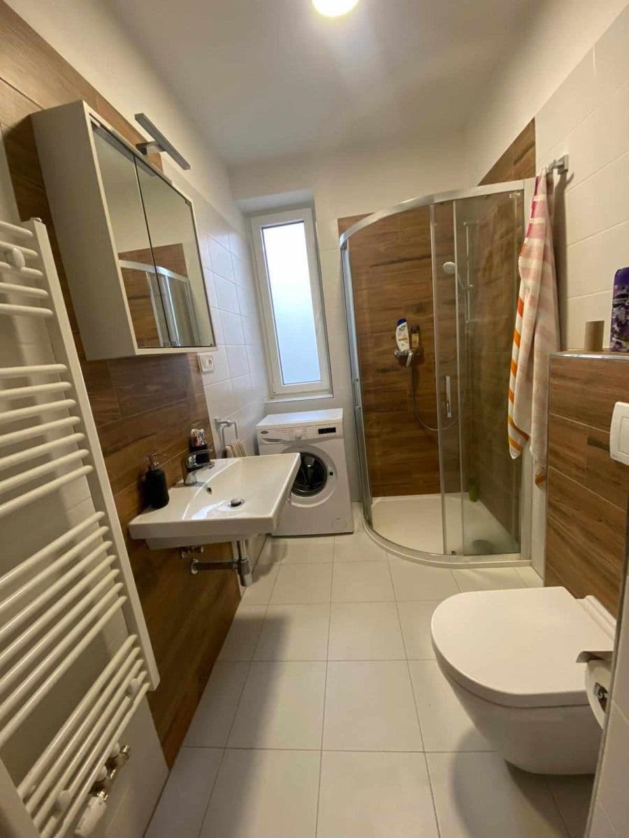 Prenájom bytu 1-izbový 35 m², Janského, Olomouc, Olomoucký kraj Prenájom bytu 1-izbový 35 m², Janského, Olomouc, Olomoucký kraj