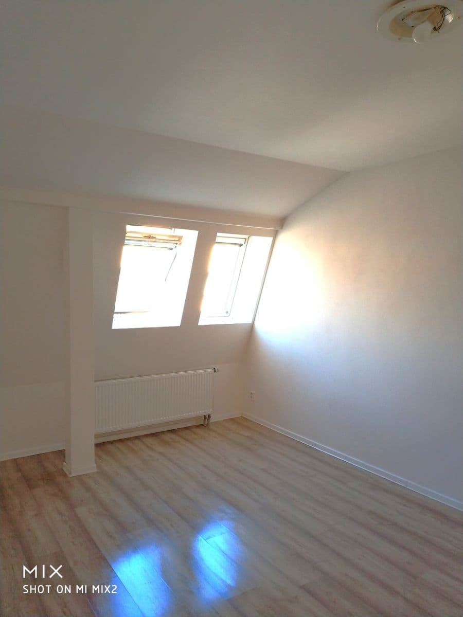 Prenájom bytu 1-izbový 37 m², Čsl. armády, Hostivice, Středočeský kraj Prenájom bytu 1-izbový 37 m², Čsl. armády, Hostivice, Středočeský kraj