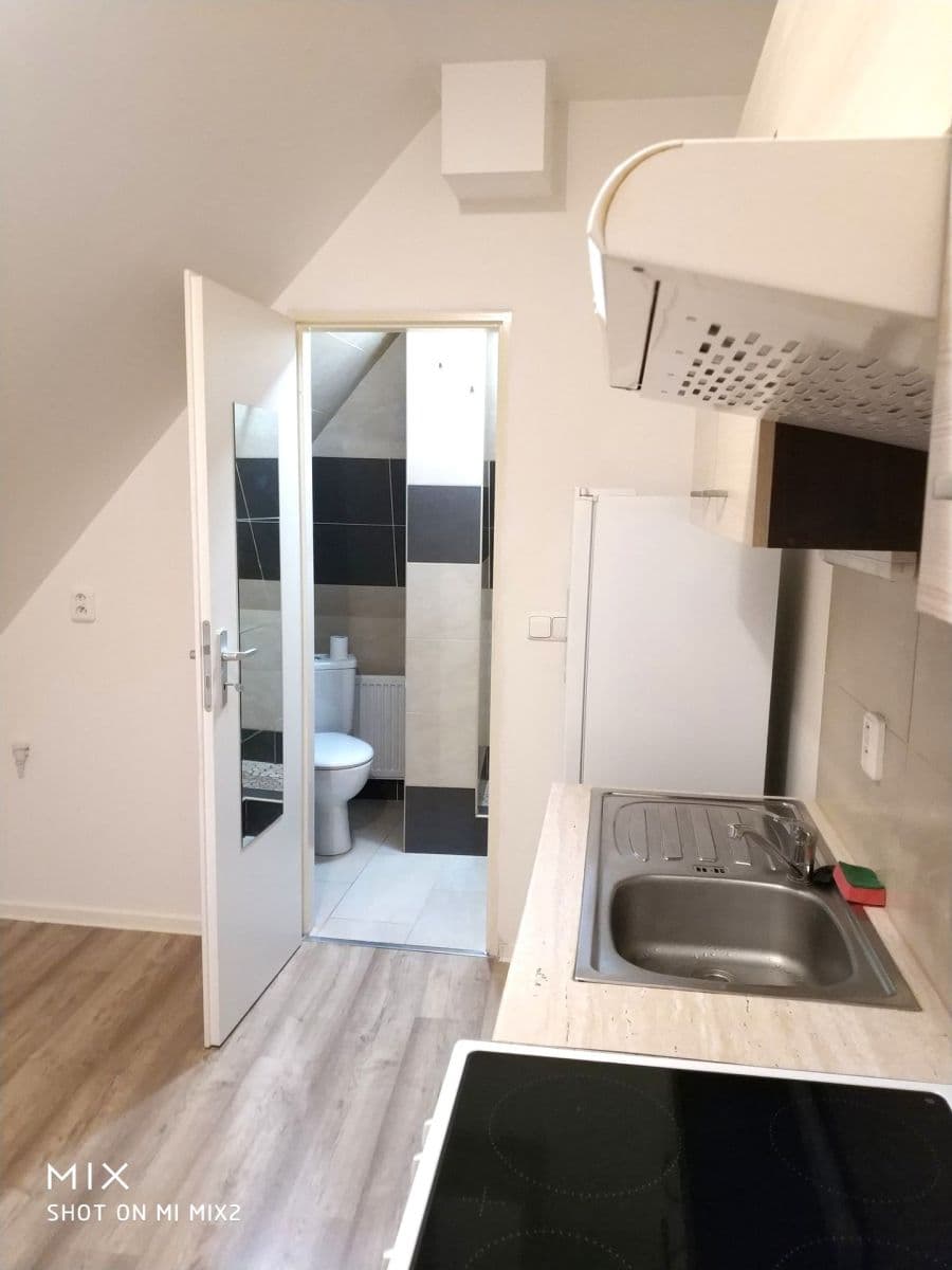 Prenájom bytu 1-izbový 37 m², Čsl. armády, Hostivice, Středočeský kraj Prenájom bytu 1-izbový 37 m², Čsl. armády, Hostivice, Středočeský kraj