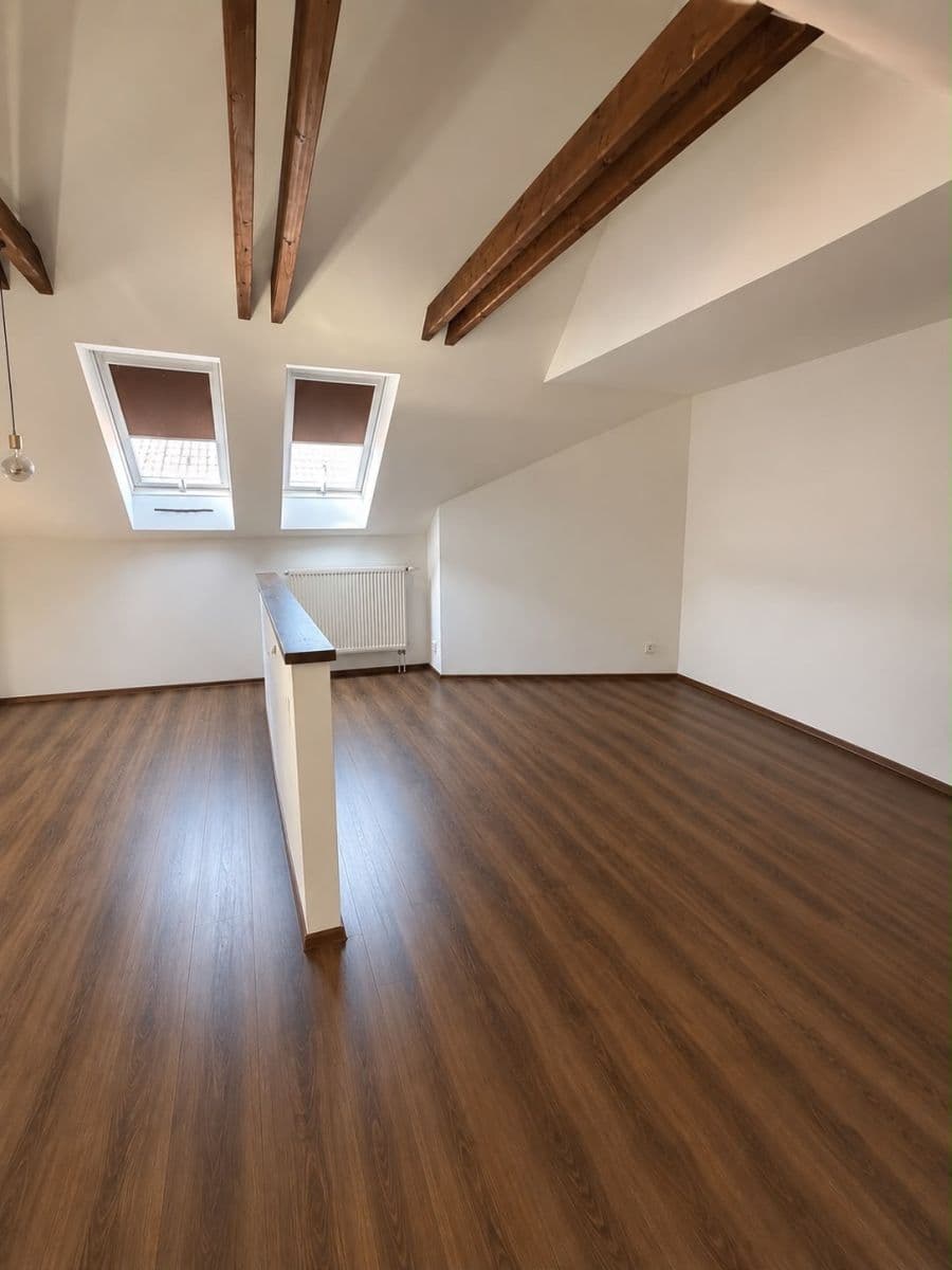 Prenájom bytu 3-izbový 95 m², Kutnohorská, Praha, Praha Prenájom bytu 3-izbový 95 m², Kutnohorská, Praha, Praha