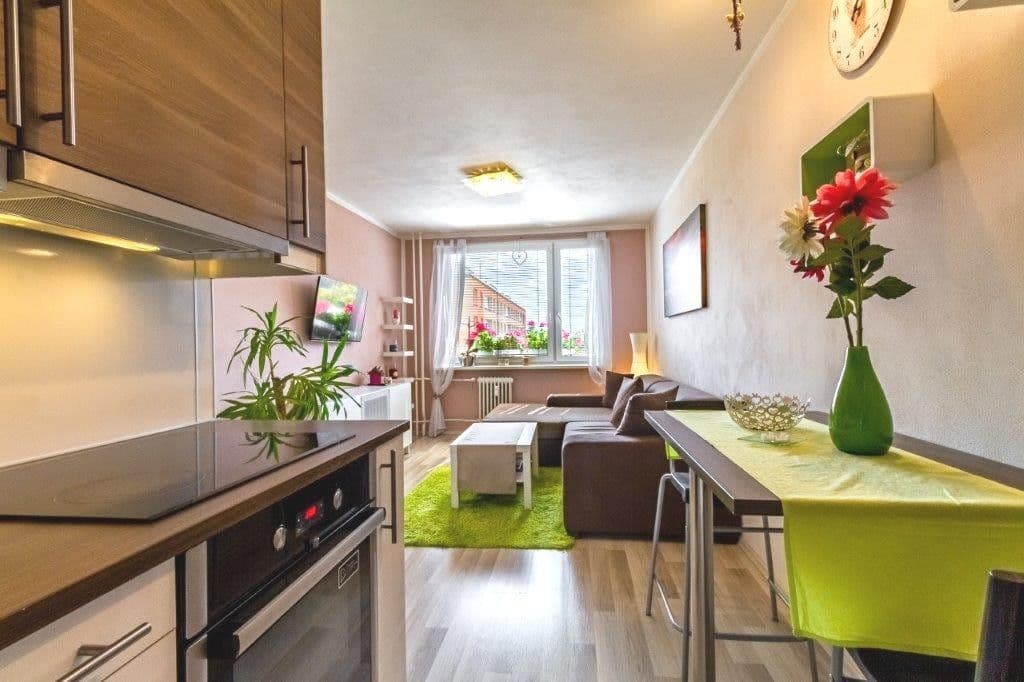 Prenájom bytu 2-izbový 41 m², Na růžovém poli, Kladno, Středočeský kraj Prenájom bytu 2-izbový 41 m², Na růžovém poli, Kladno, Středočeský kraj