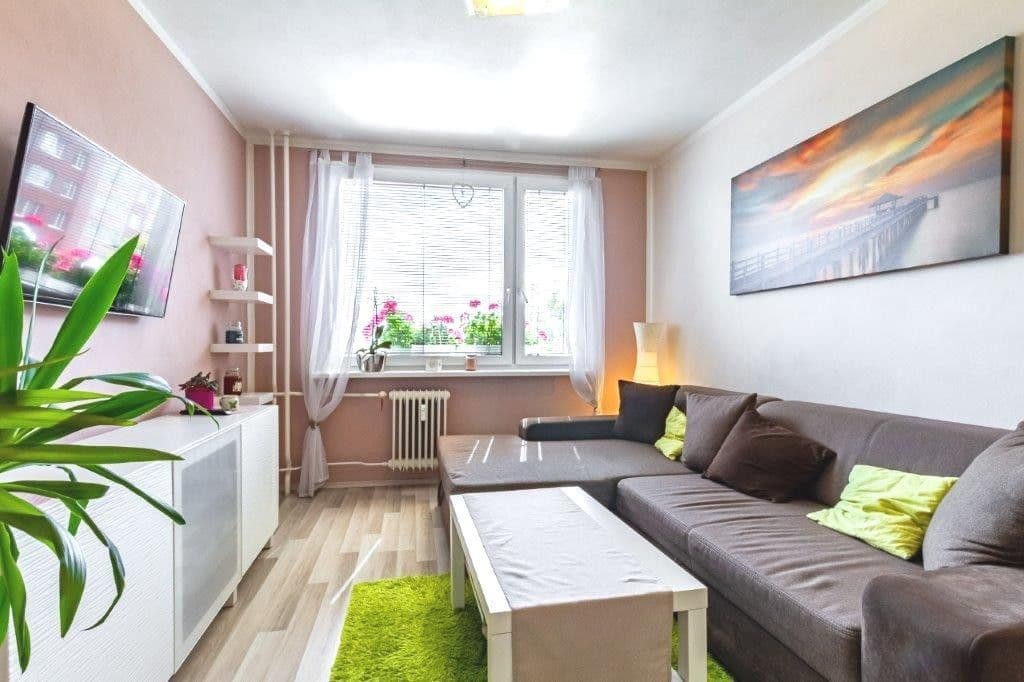 Prenájom bytu 2-izbový 41 m², Na růžovém poli, Kladno, Středočeský kraj Prenájom bytu 2-izbový 41 m², Na růžovém poli, Kladno, Středočeský kraj
