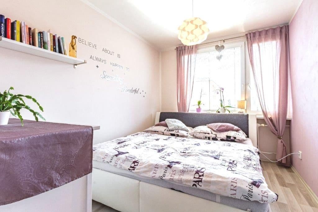 Prenájom bytu 2-izbový 41 m², Na růžovém poli, Kladno, Středočeský kraj Prenájom bytu 2-izbový 41 m², Na růžovém poli, Kladno, Středočeský kraj