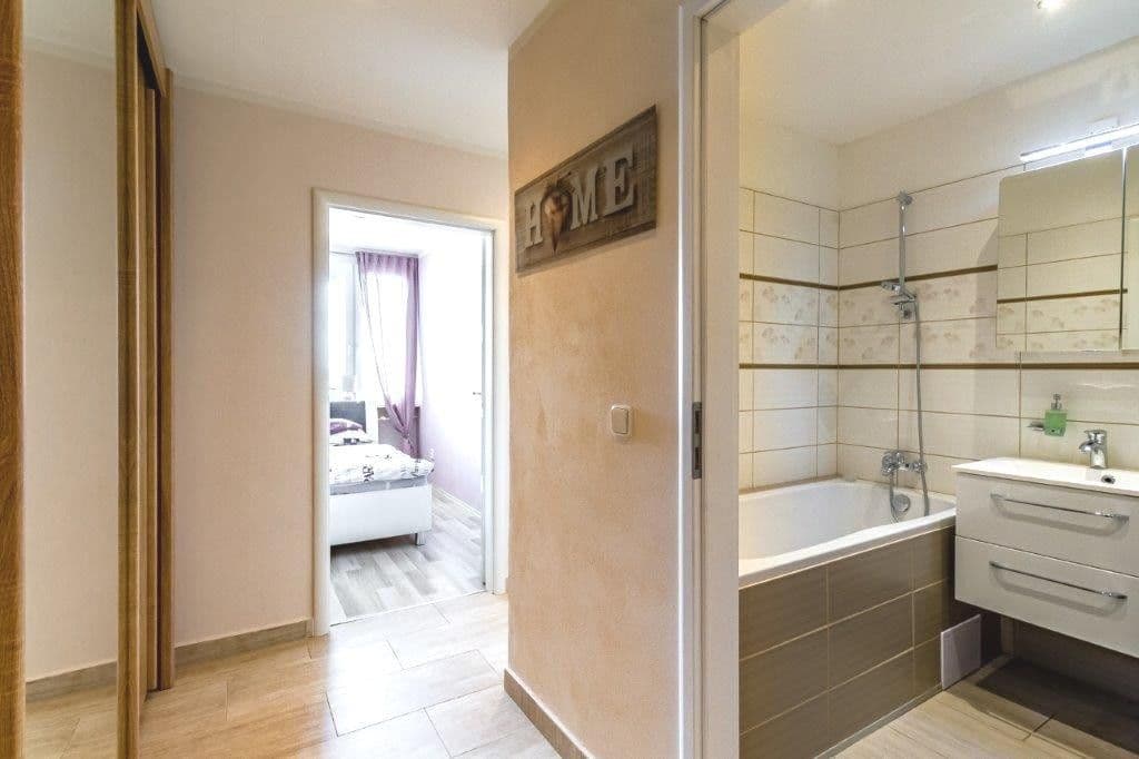 Prenájom bytu 2-izbový 41 m², Na růžovém poli, Kladno, Středočeský kraj Prenájom bytu 2-izbový 41 m², Na růžovém poli, Kladno, Středočeský kraj