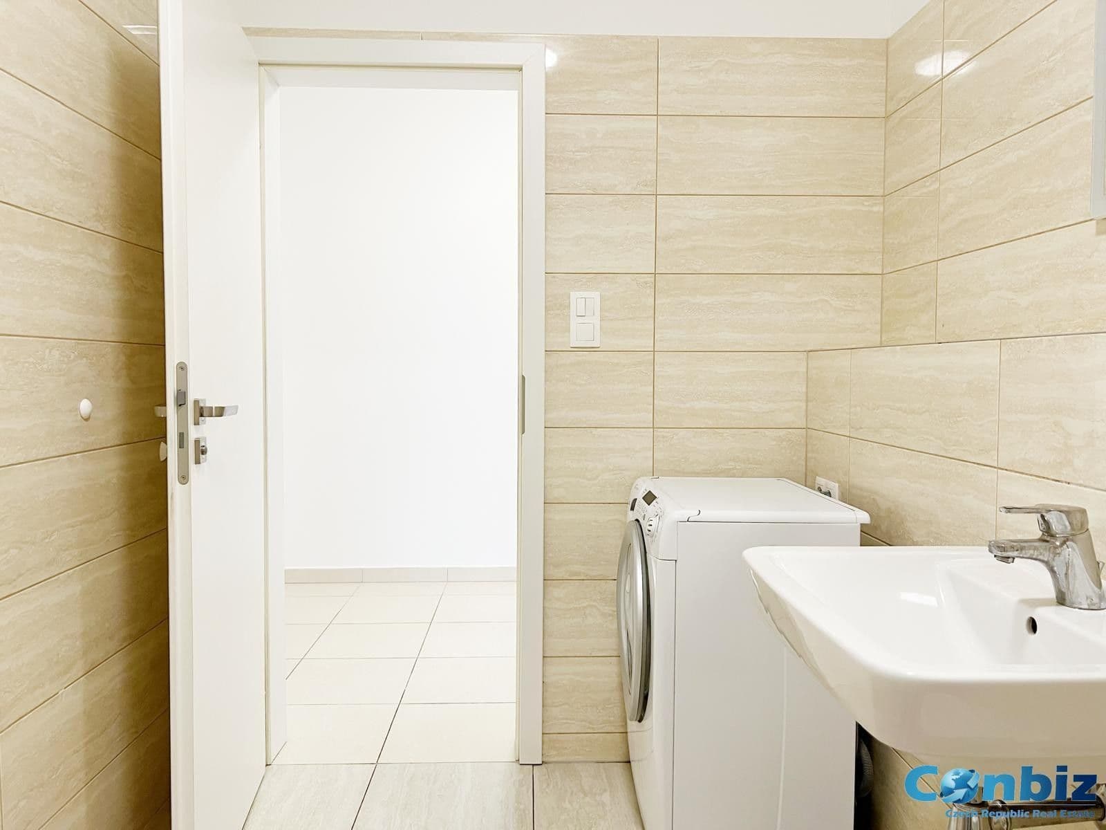 Prenájom bytu 2-izbový 64 m², Zlochova, Praha, Praha Prenájom bytu 2-izbový 64 m², Zlochova, Praha, Praha