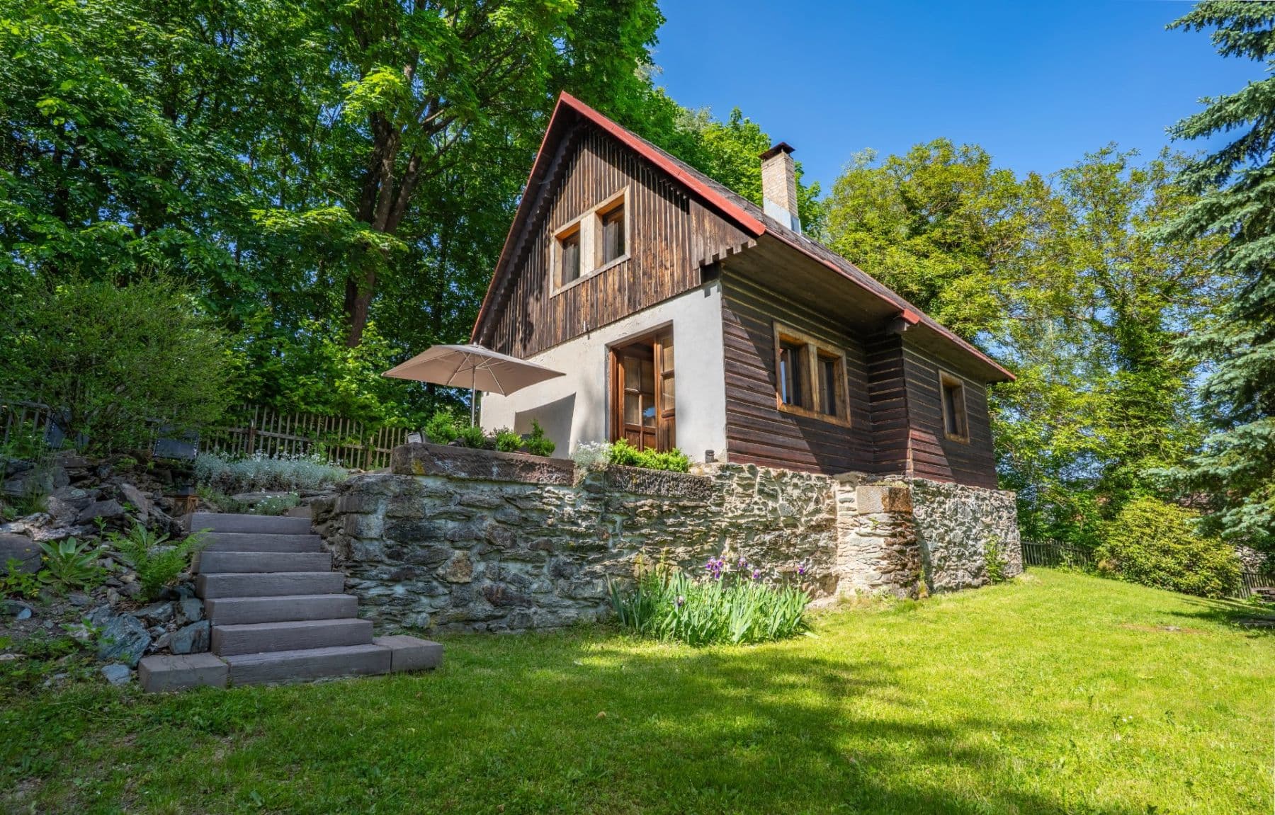 Predaj rekreačného objektu 57 m², pozemek 516 m², Zlatá Olešnice, Liberecký kraj Predaj rekreačného objektu 57 m², pozemek 516 m², Zlatá Olešnice, Liberecký kraj