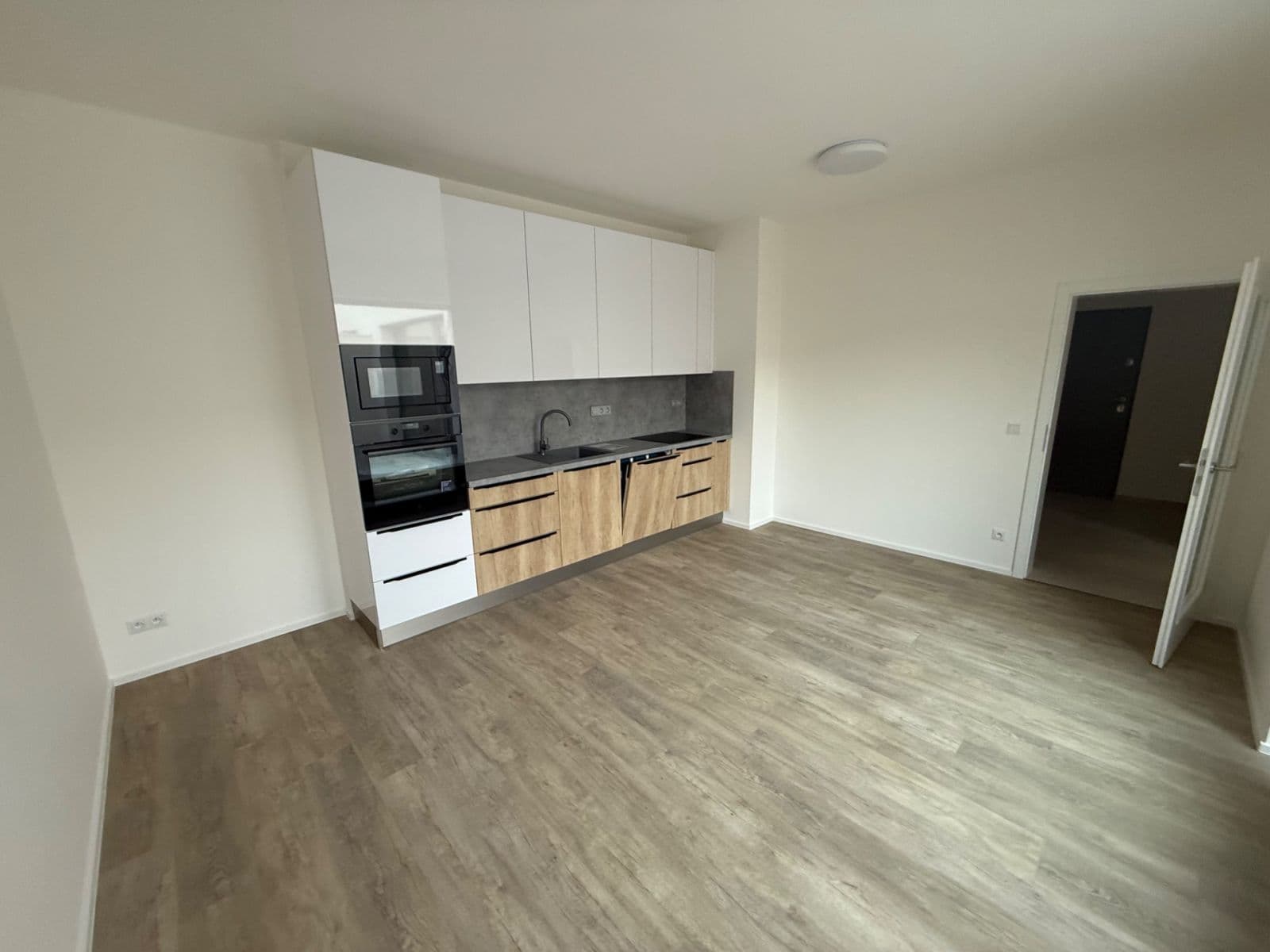 Prenájom bytu 2-izbový 50 m², Řepova, Brno, Jihomoravský kraj Prenájom bytu 2-izbový 50 m², Řepova, Brno, Jihomoravský kraj