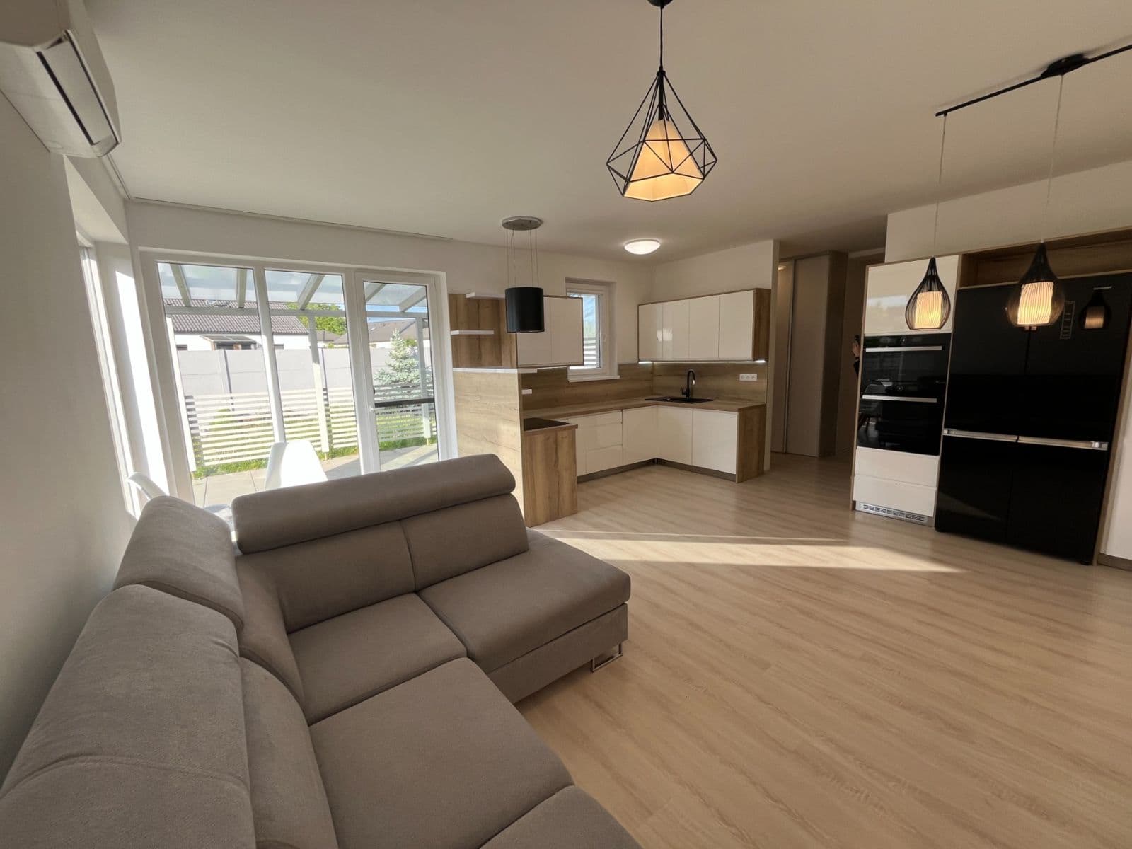 Prenájom bytu 4-izbový 87 m², Čunovo, Bratislavský kraj Prenájom bytu 4-izbový 87 m², Čunovo, Bratislavský kraj
