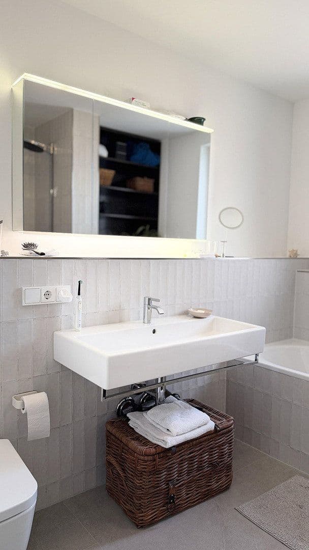 Predaj bytu 3-izbový 97 m², Frankfurt, Hesensko Predaj bytu 3-izbový 97 m², Frankfurt, Hesensko