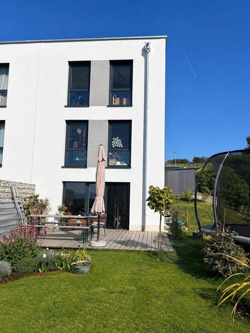 Prenájom domu 135 m², pozemek 493 m², Bad Bellingen, Bádensko-Wurttembersko Prenájom domu 135 m², pozemek 493 m², Bad Bellingen, Bádensko-Wurttembersko