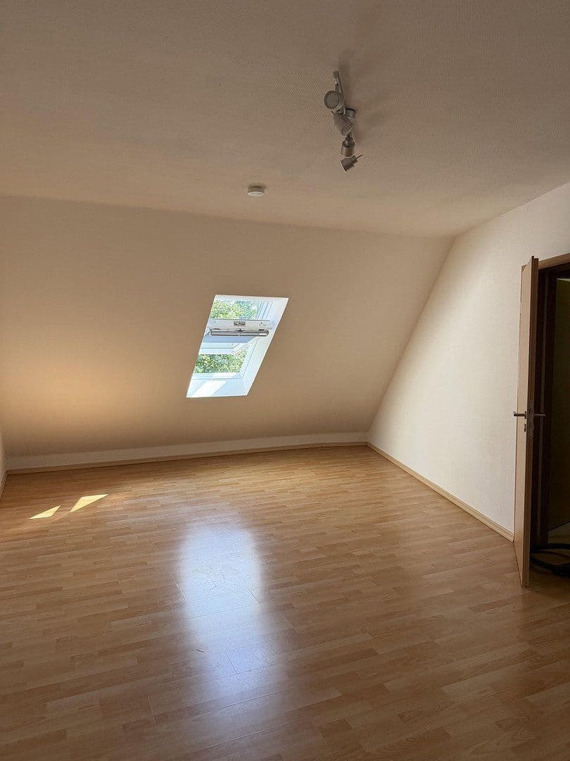 Prenájom bytu 3-izbový 80 m², Hollenstedt, Dolné Sasko Prenájom bytu 3-izbový 80 m², Hollenstedt, Dolné Sasko